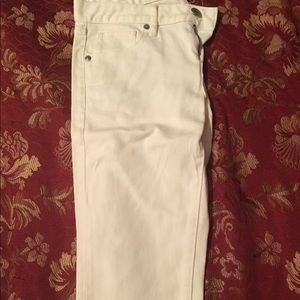 White skinny jeans